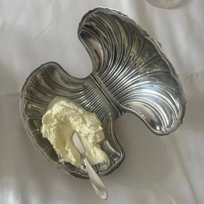 Vintage Shell-Shaped
Silver Trinket Case
